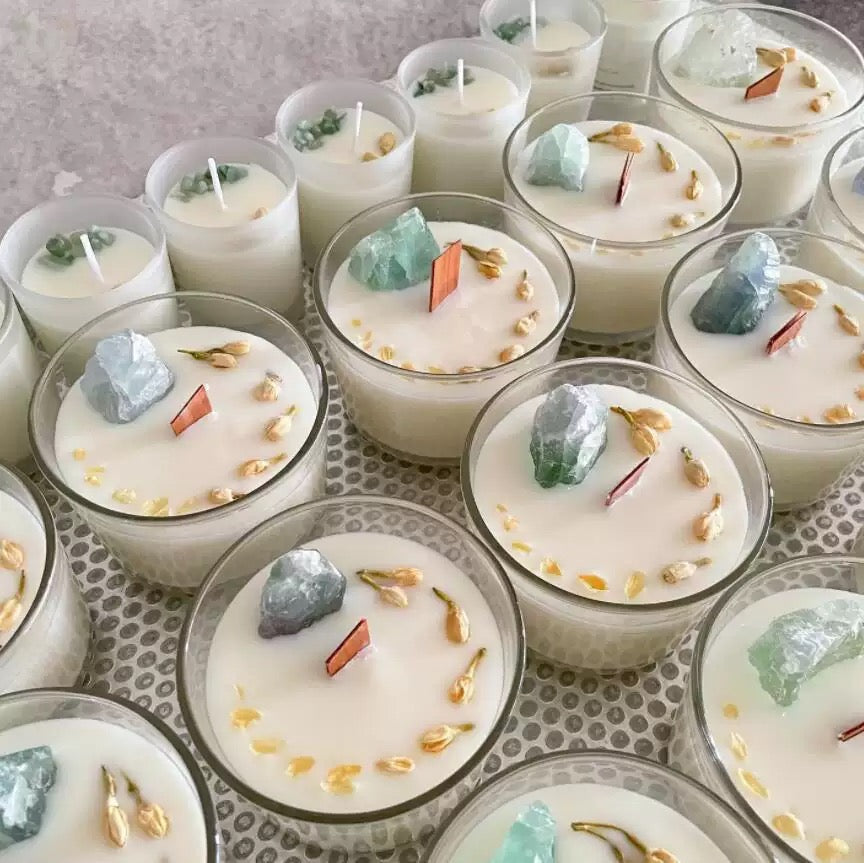 Big soy wax customized scent candle wood wick luxury candle with gemstone