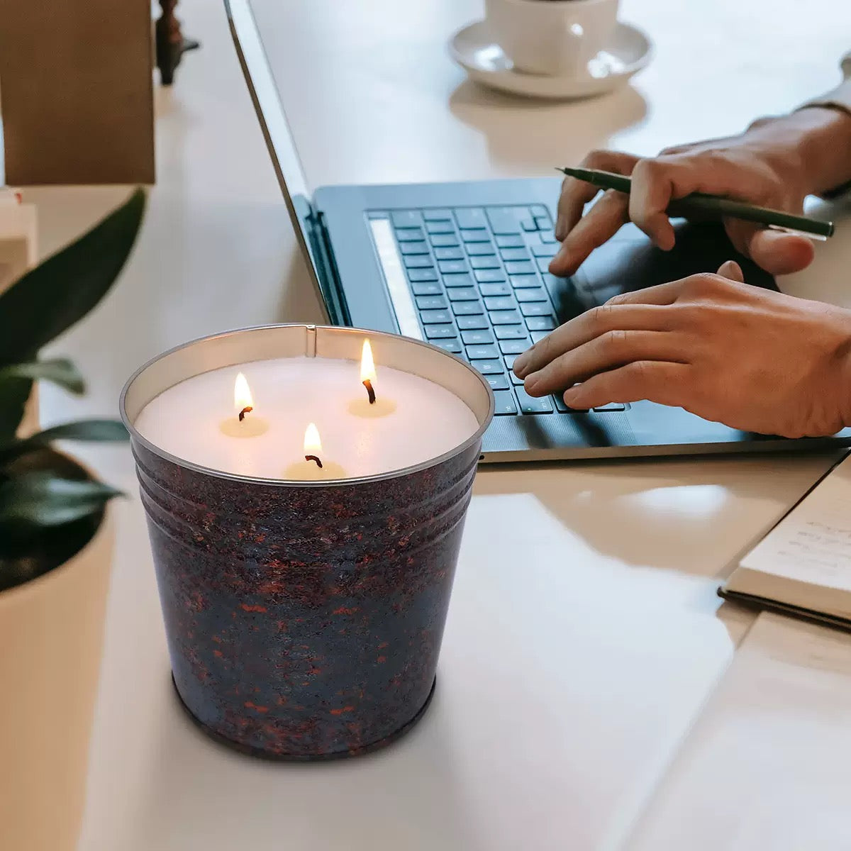 Large iron bucket family candle soy wax home decoration